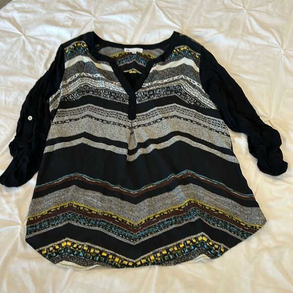 DR2 Women's Black and Gray V-Neck Roll Tab Long Sleeves Tunic Top Size Medium - Picture 1 of 8